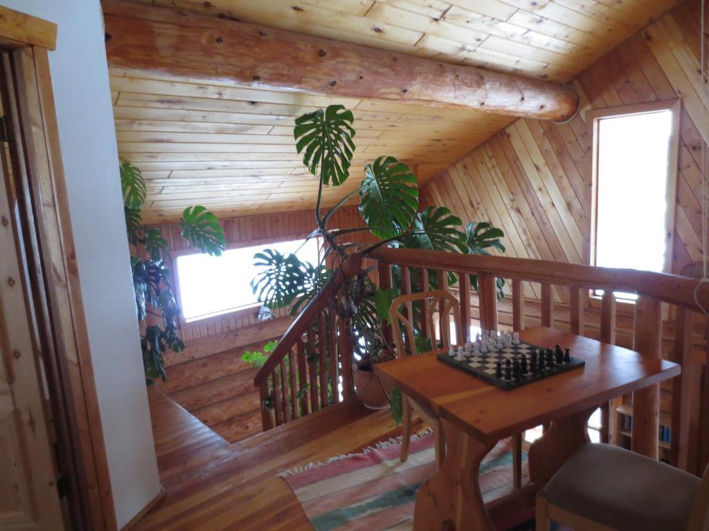 Blaeberry Mountain Lodge Golden Room photo